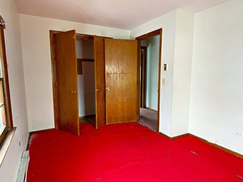 52-54 Campechi St, Springfield, MA 01104
