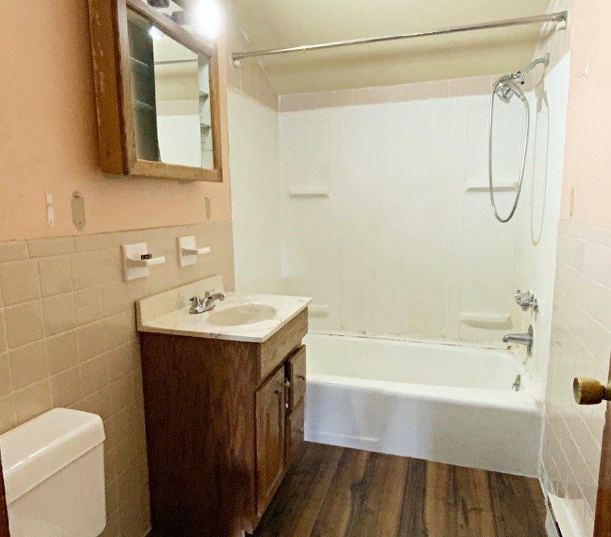52-54 Campechi St, Springfield, MA 01104