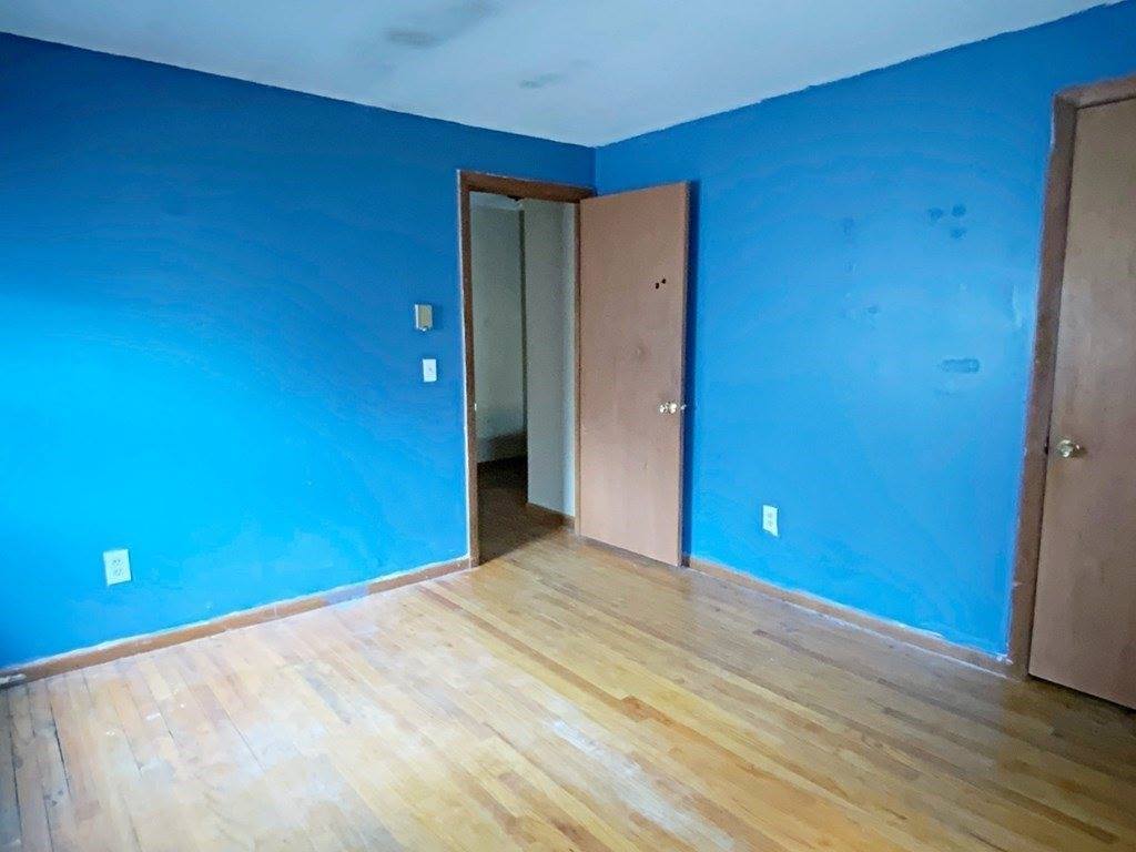 52-54 Campechi St, Springfield, MA 01104