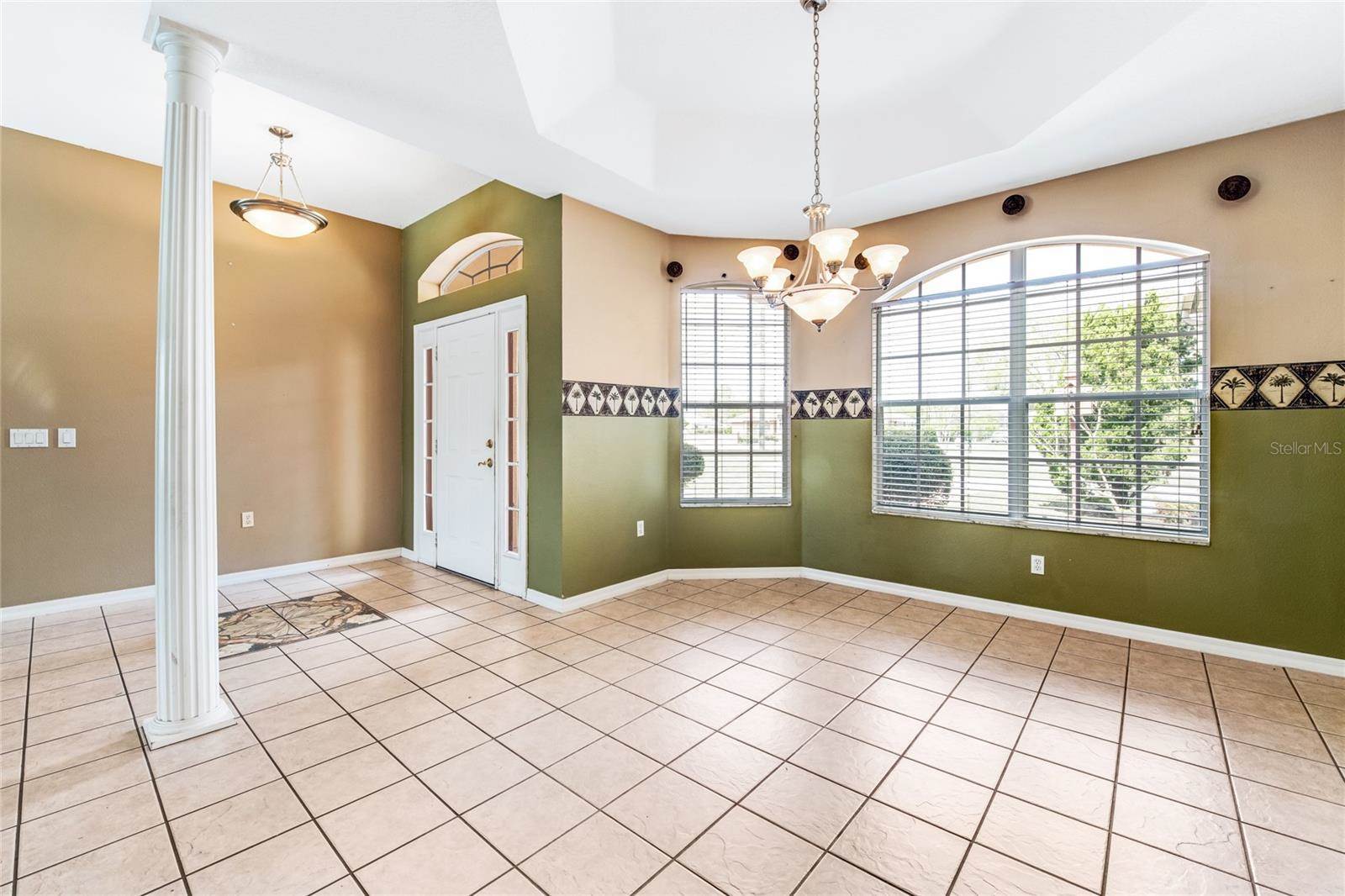 916 Florida Avenue, Orange City, FL 32763