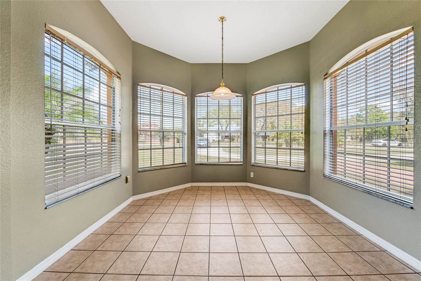 916 Florida Avenue, Orange City, FL 32763