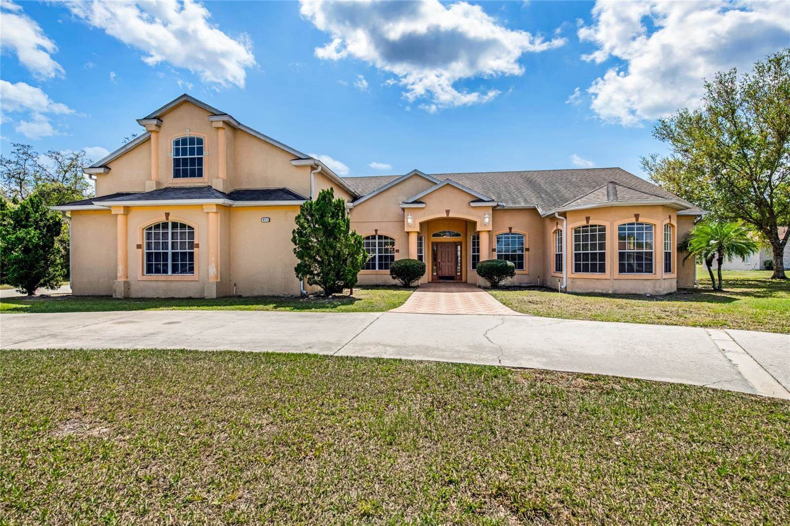 916 Florida Avenue, Orange City, FL 32763