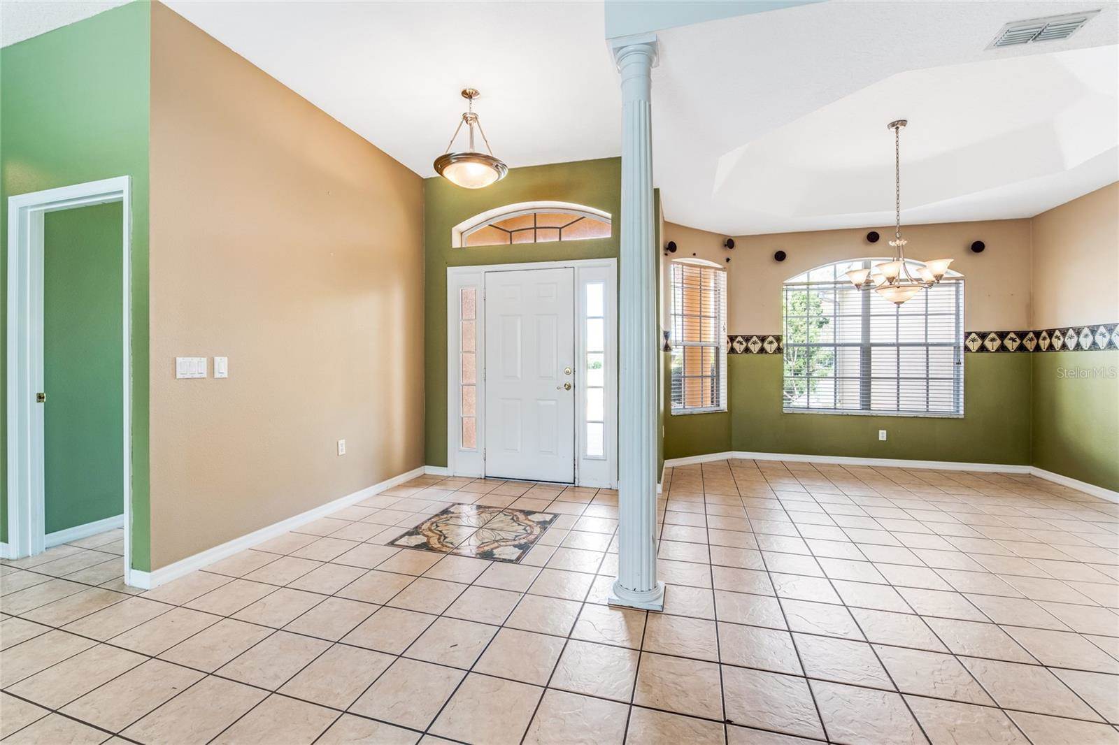 916 Florida Avenue, Orange City, FL 32763