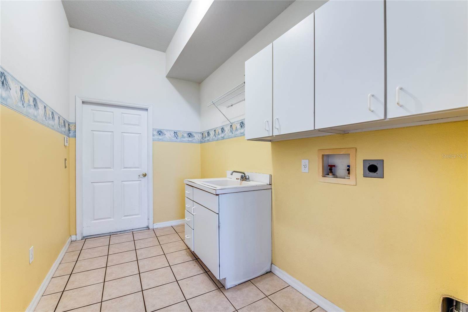 916 Florida Avenue, Orange City, FL 32763