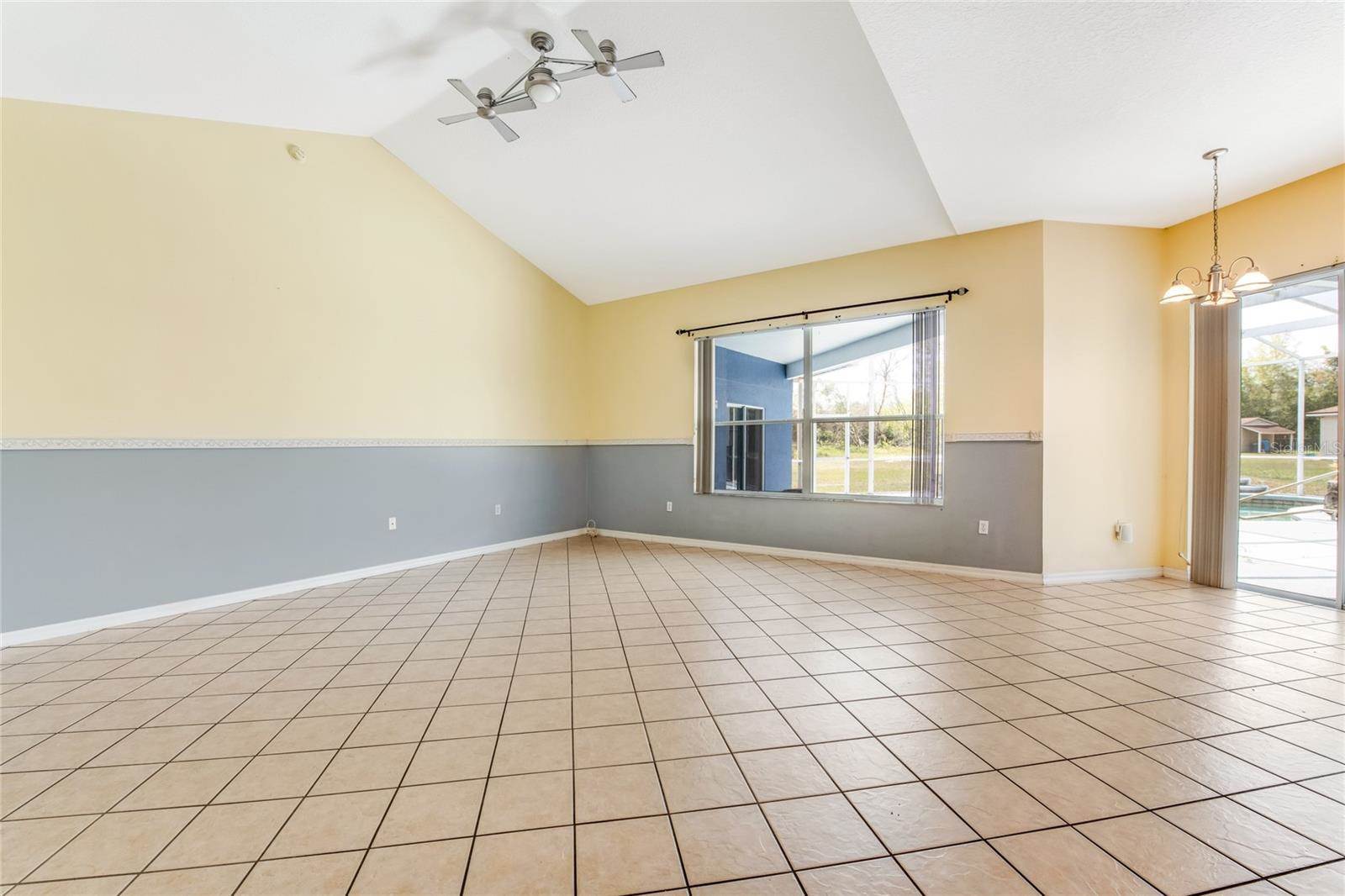 916 Florida Avenue, Orange City, FL 32763