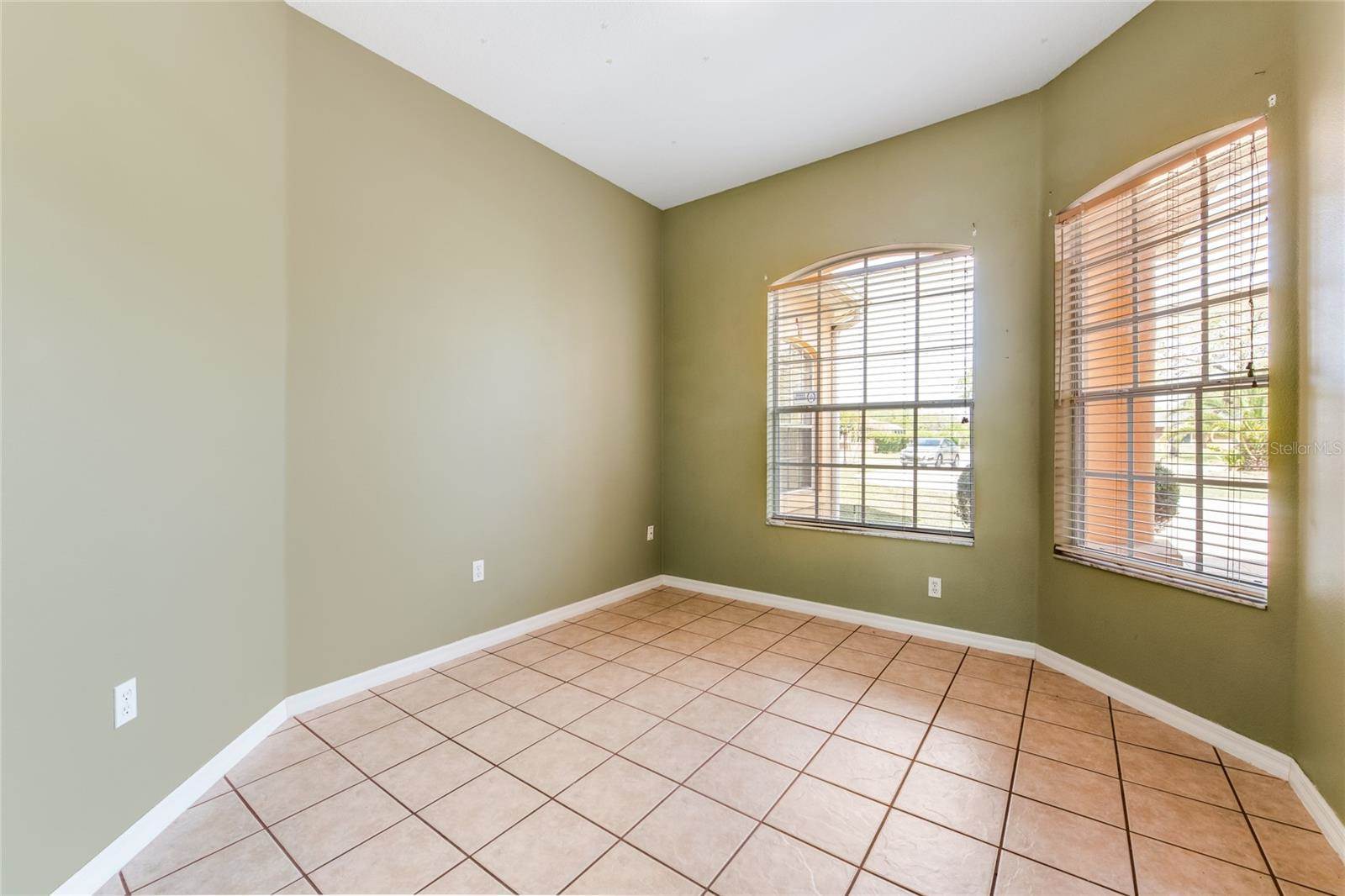 916 Florida Avenue, Orange City, FL 32763