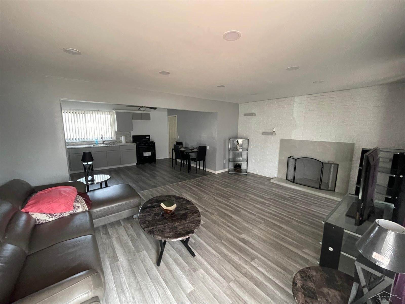 3329 Mysylvia, Saginaw, MI 48601