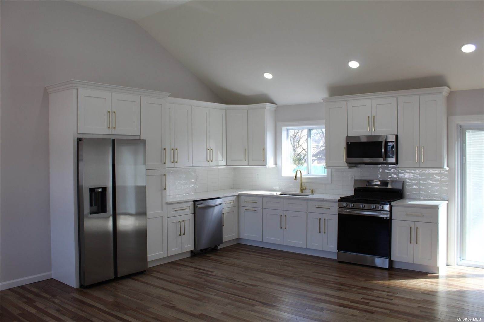 96 Smith Street, Central Islip, NY 11722