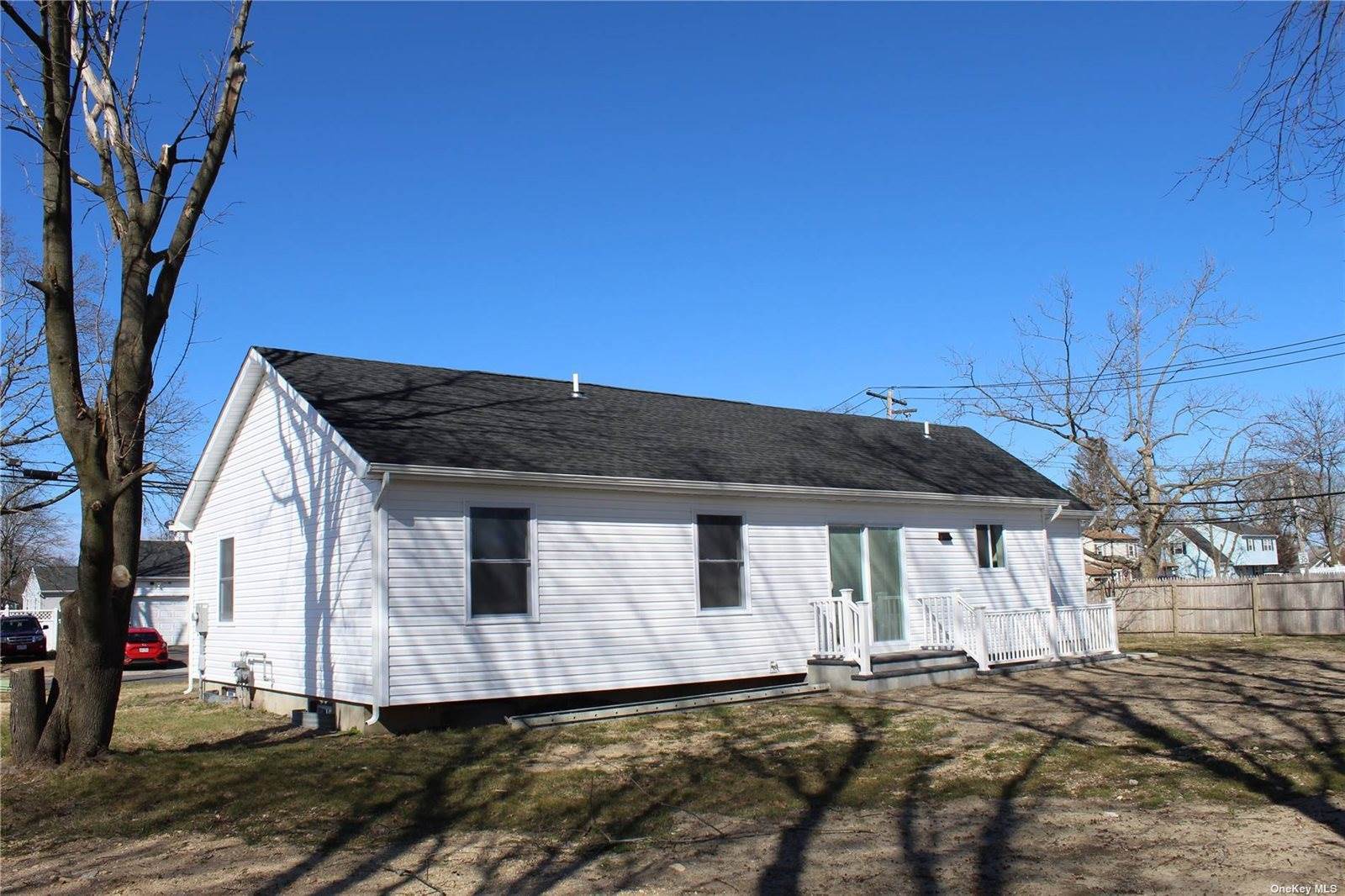 96 Smith Street, Central Islip, NY 11722