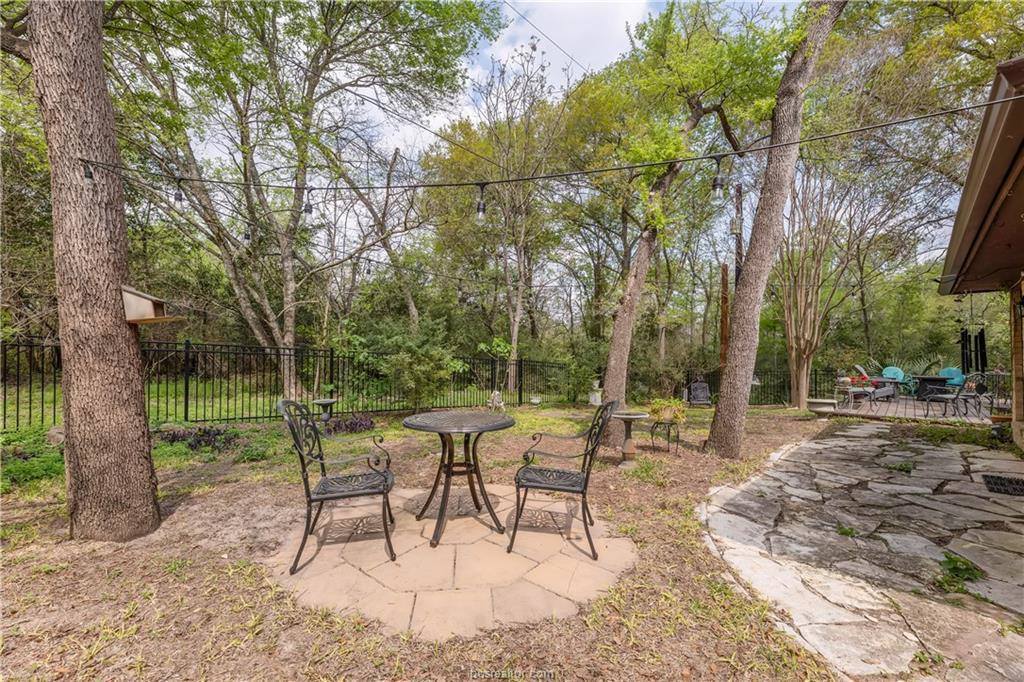 2715 Wilderness Drive, College Station, TX 77845