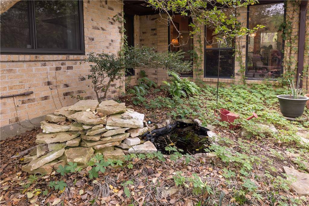 2715 Wilderness Drive, College Station, TX 77845