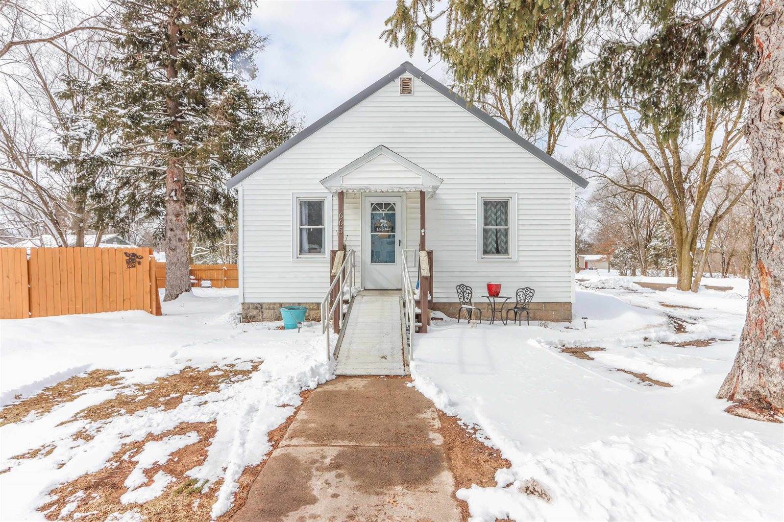 665 Gertrude Avenue, Nekoosa, WI 54457