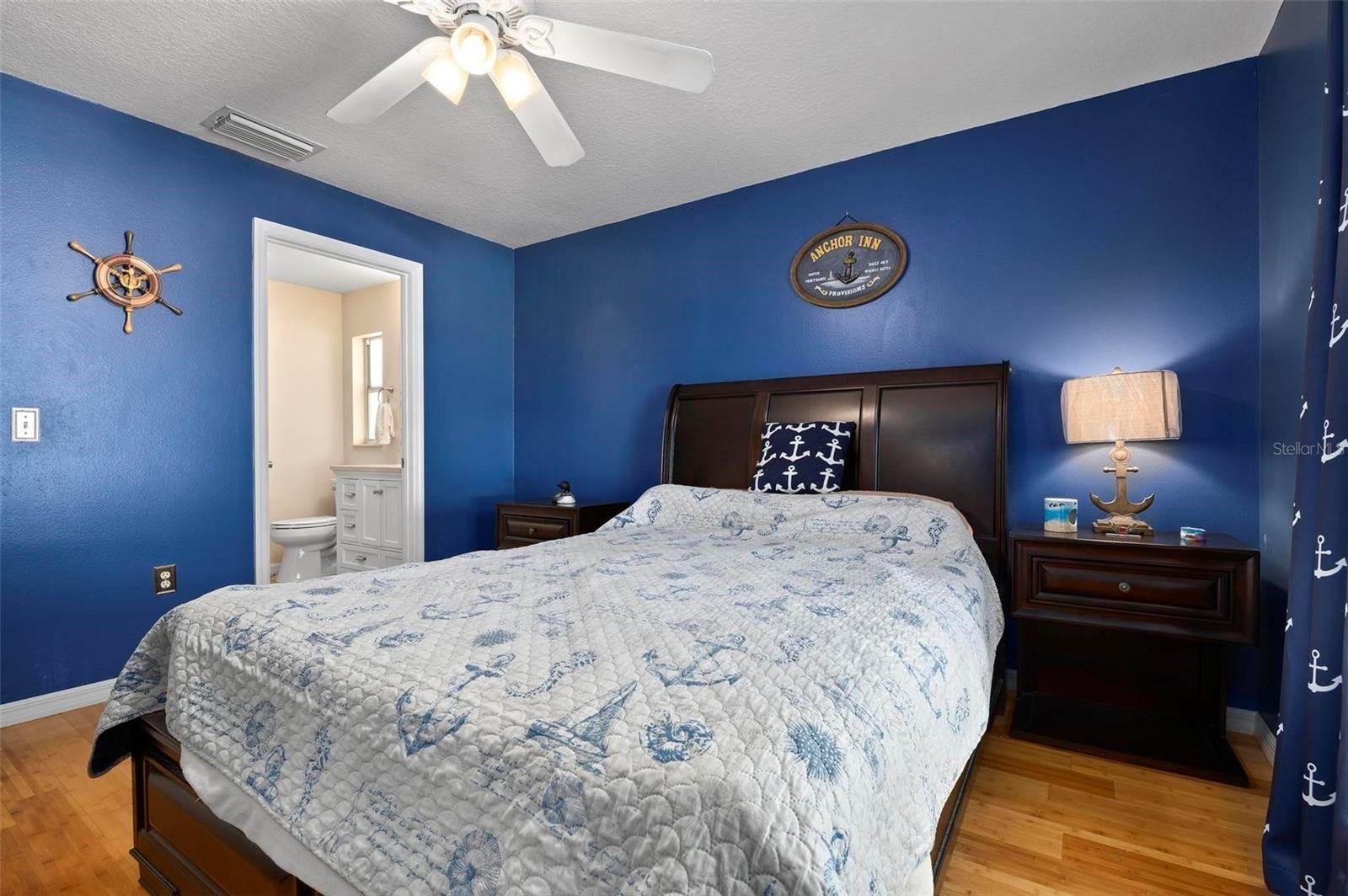 4233 Malden Drive, Sarasota, FL 34241