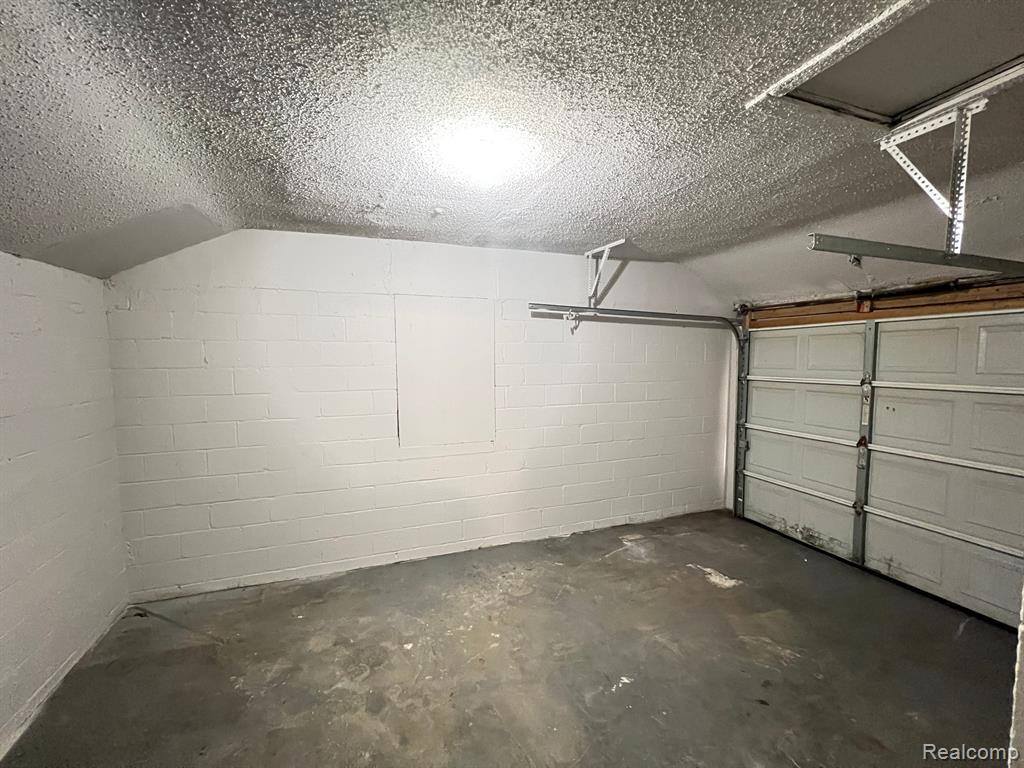 20210 Westhampton Avenue, Southfield, MI 48075
