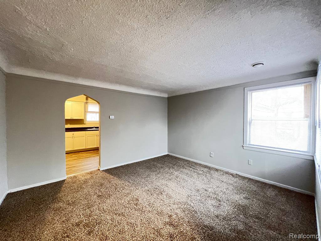 20210 Westhampton Avenue, Southfield, MI 48075