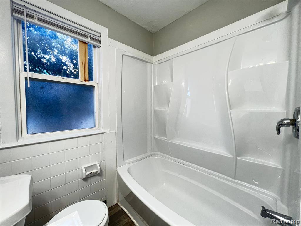 20210 Westhampton Avenue, Southfield, MI 48075