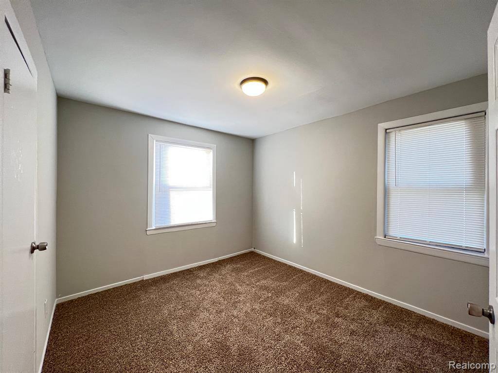 20210 Westhampton Avenue, Southfield, MI 48075