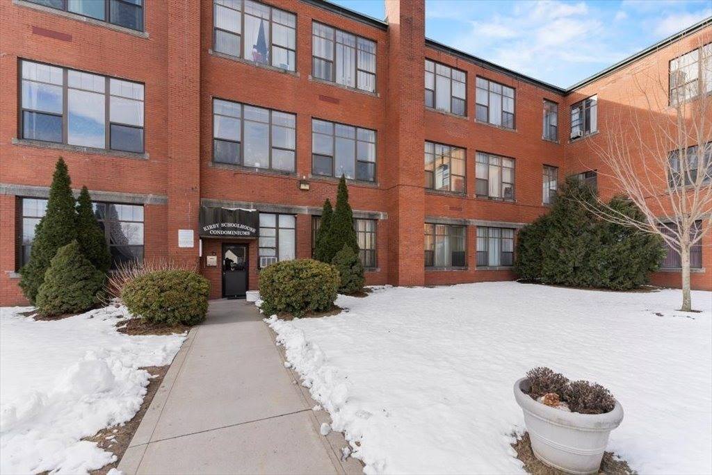 90 Mckinstry Ave, Chicopee, MA 01013
