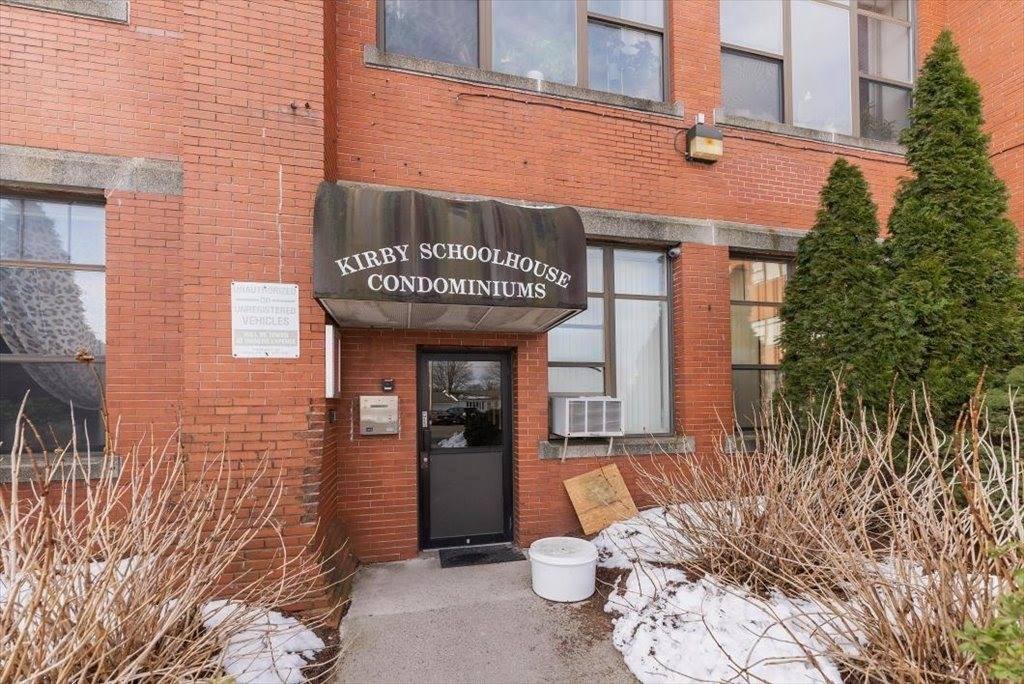 90 Mckinstry Ave, Chicopee, MA 01013