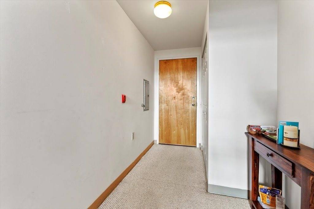 90 Mckinstry Ave, Chicopee, MA 01013