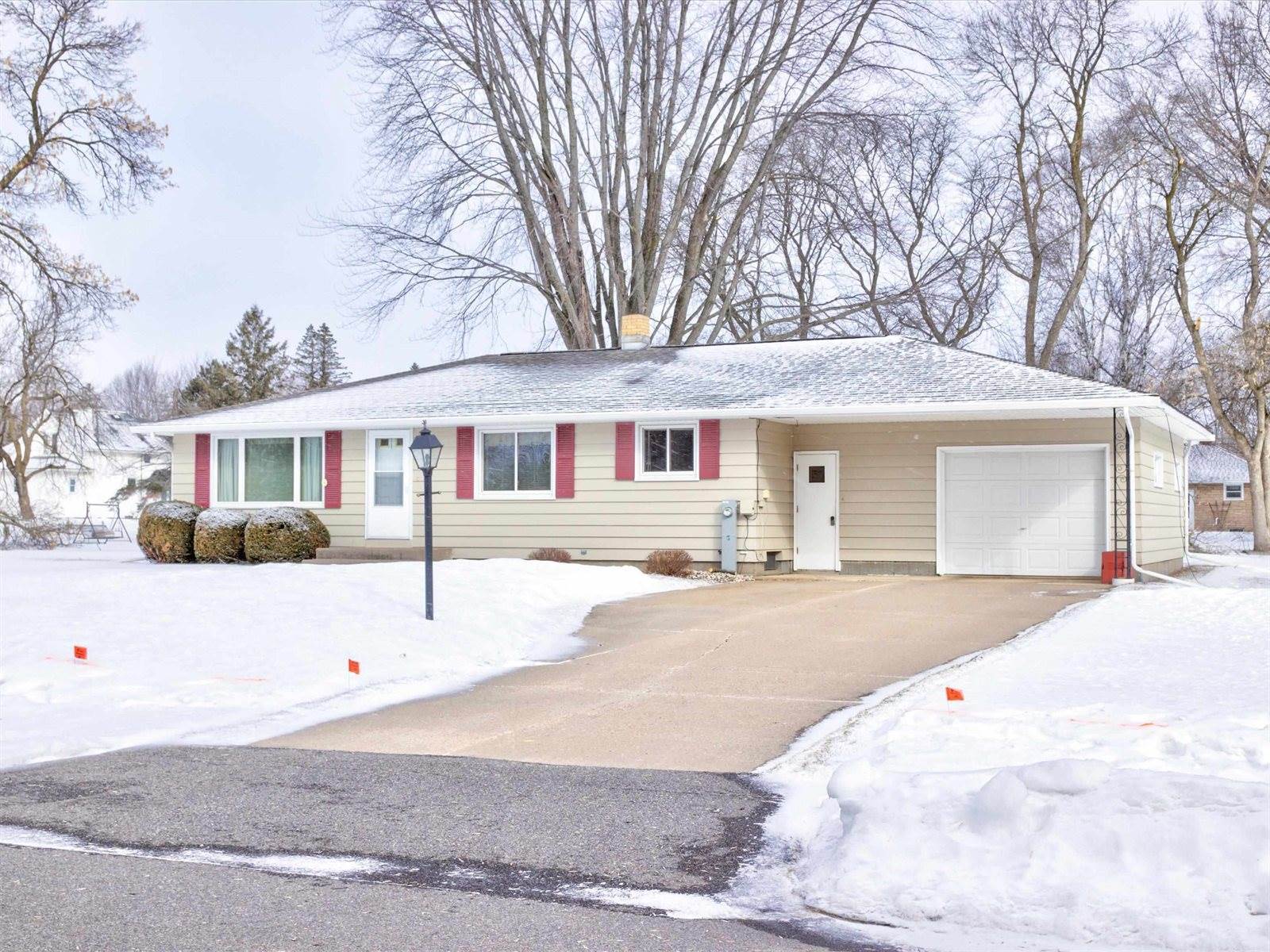 407 Wildwood Court, Marshfield, WI 54449