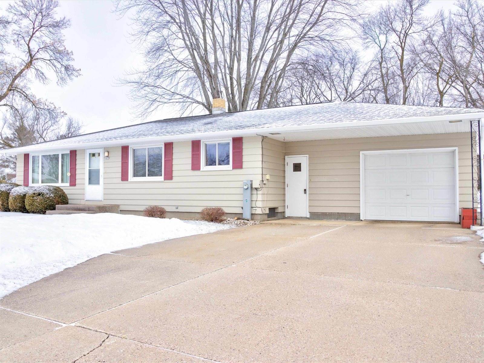 407 Wildwood Court, Marshfield, WI 54449