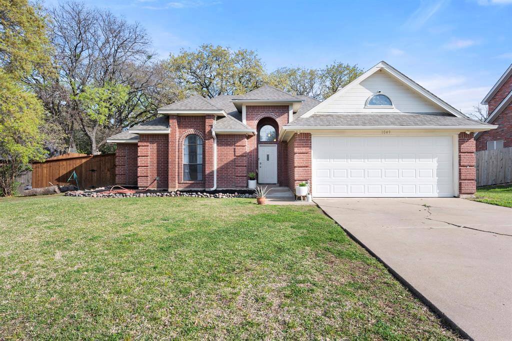 1049 Acorn Lane, Burleson, TX 76028