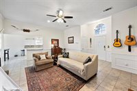 1049 Acorn Lane, Burleson, TX 76028