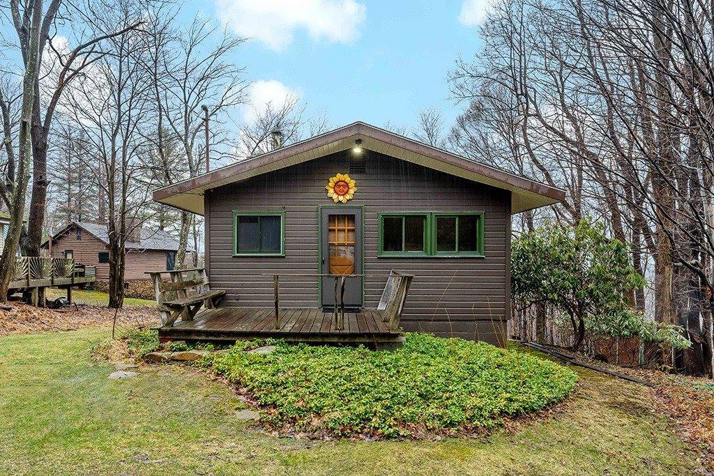 21 Snow Drift Ln, Saltlick Township, PA 15622