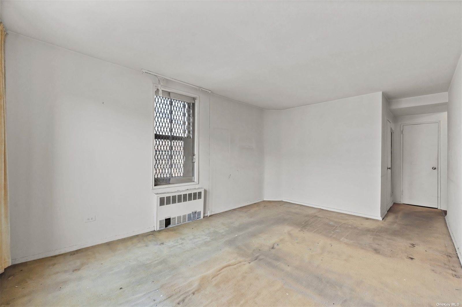 43-25 Douglaston Parkway, #5K, Flushing, NY 11363