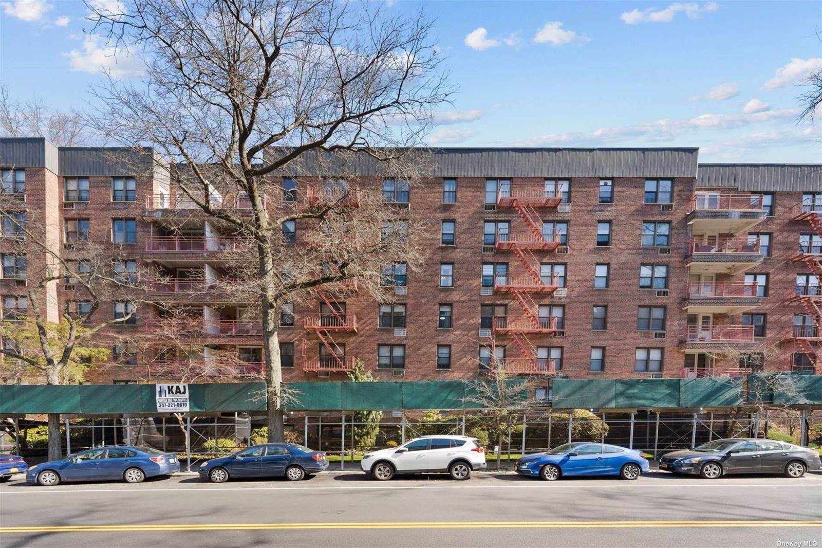 43-25 Douglaston Parkway, #5K, Flushing, NY 11363