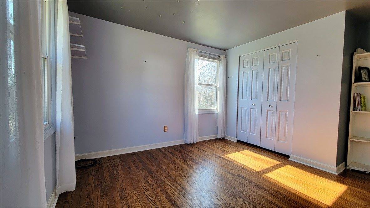 105 Summerhill Ln, Level Green, PA 15085