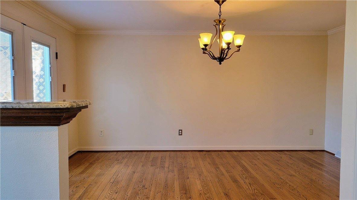 105 Summerhill Ln, Level Green, PA 15085