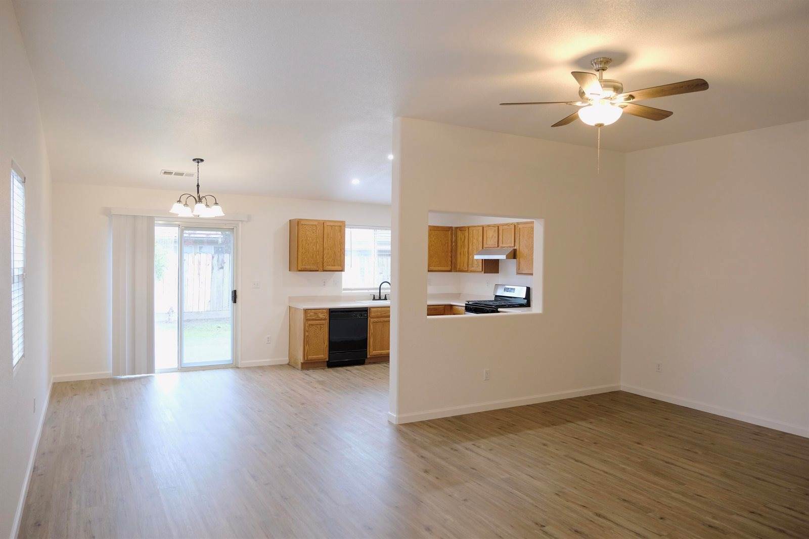 1909 East Monte Verde Avenue, Visalia, CA 93292