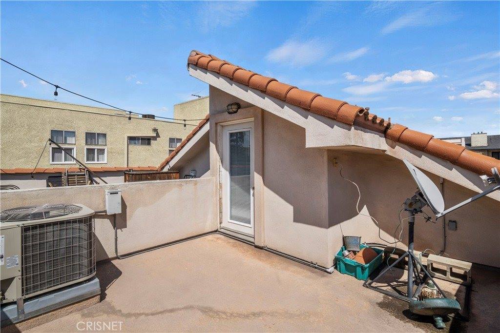 220 North Valley Street, #102, Burbank, CA 91505