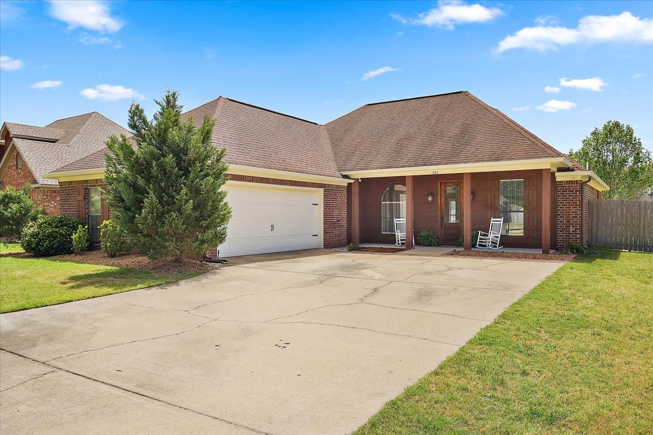 311 Bullock Cir, Richland, MS 39218