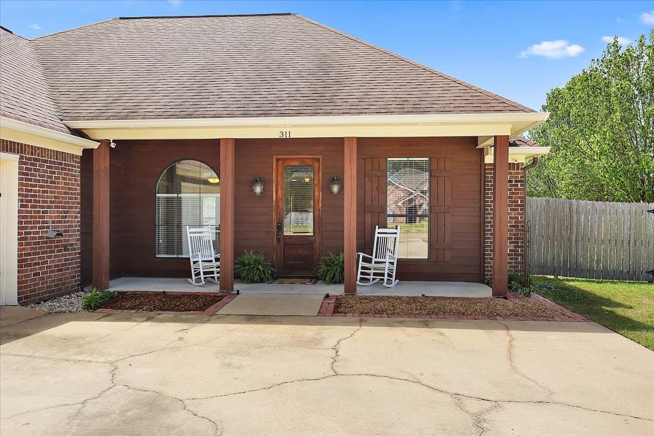 311 Bullock Cir, Richland, MS 39218