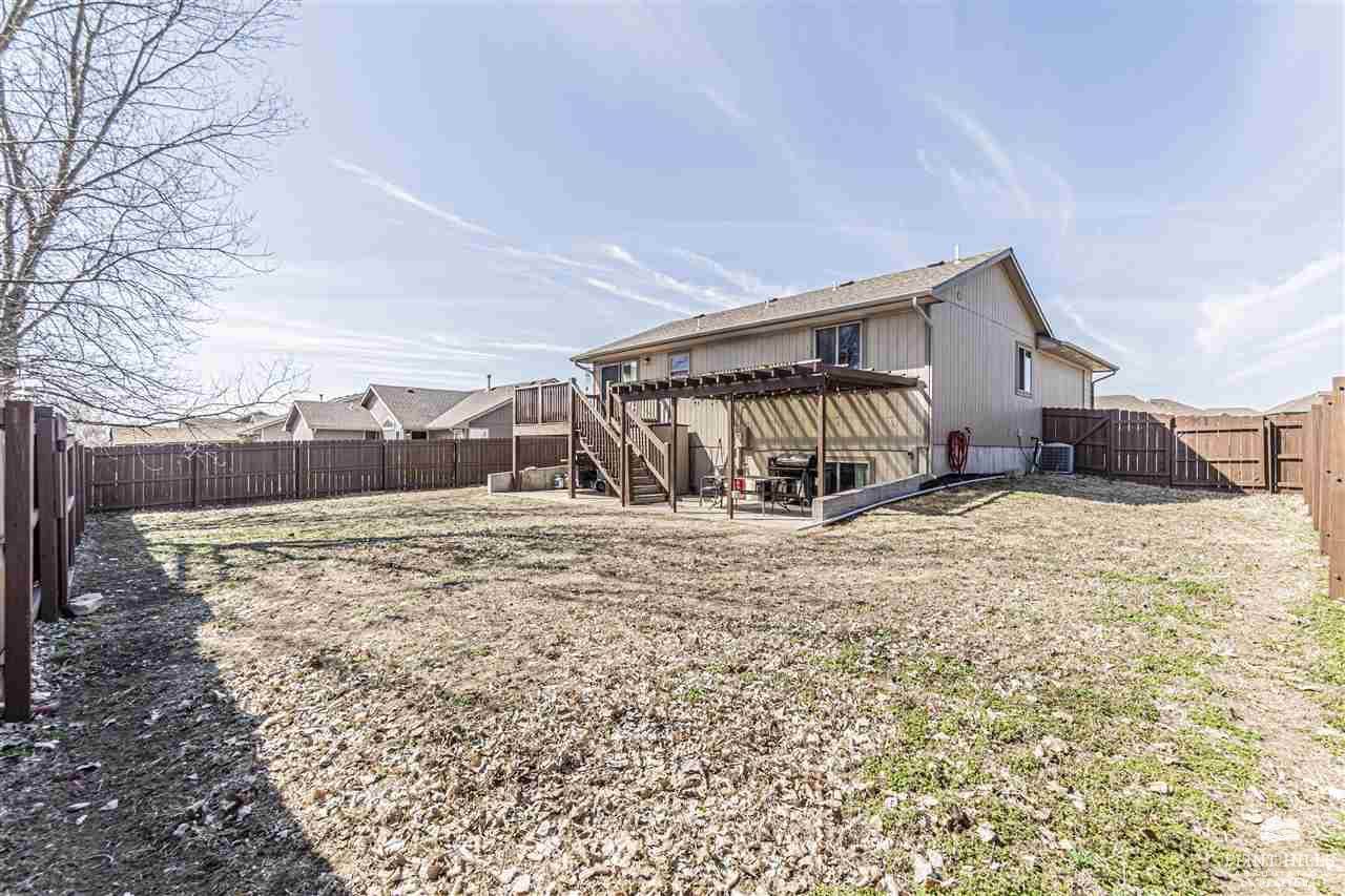 1013 Dagen Lane, Junction City, KS 66441