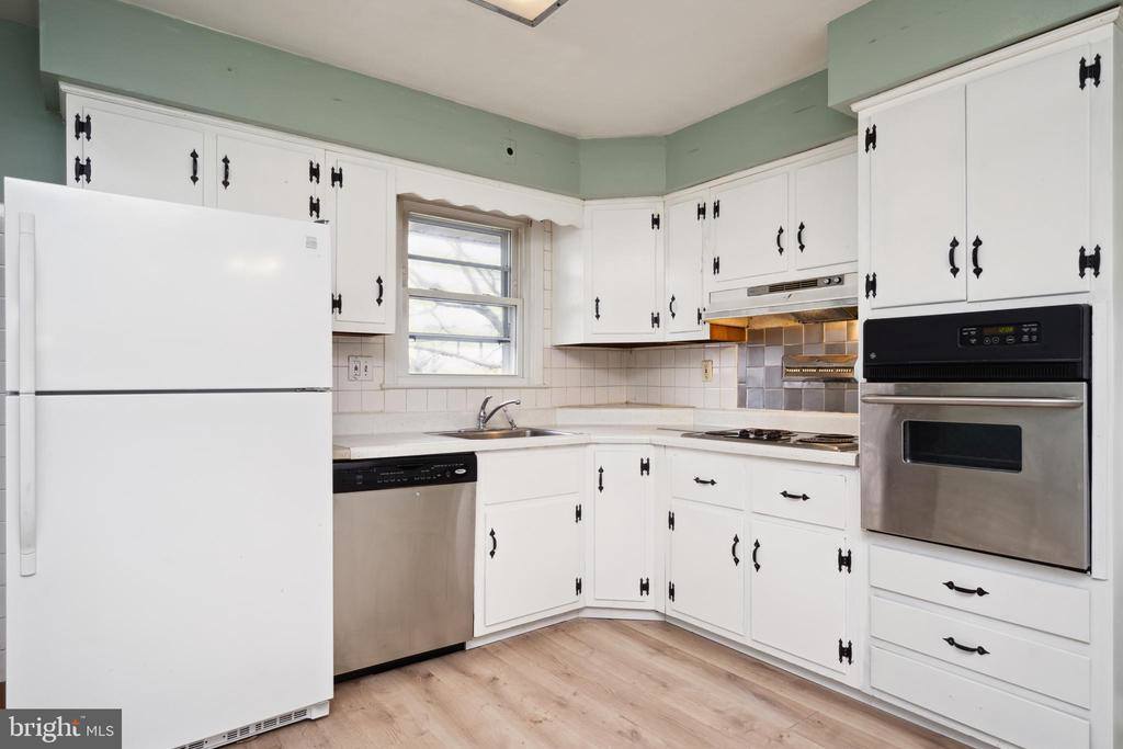 242 Jansen Avenue, Essington, PA 19029