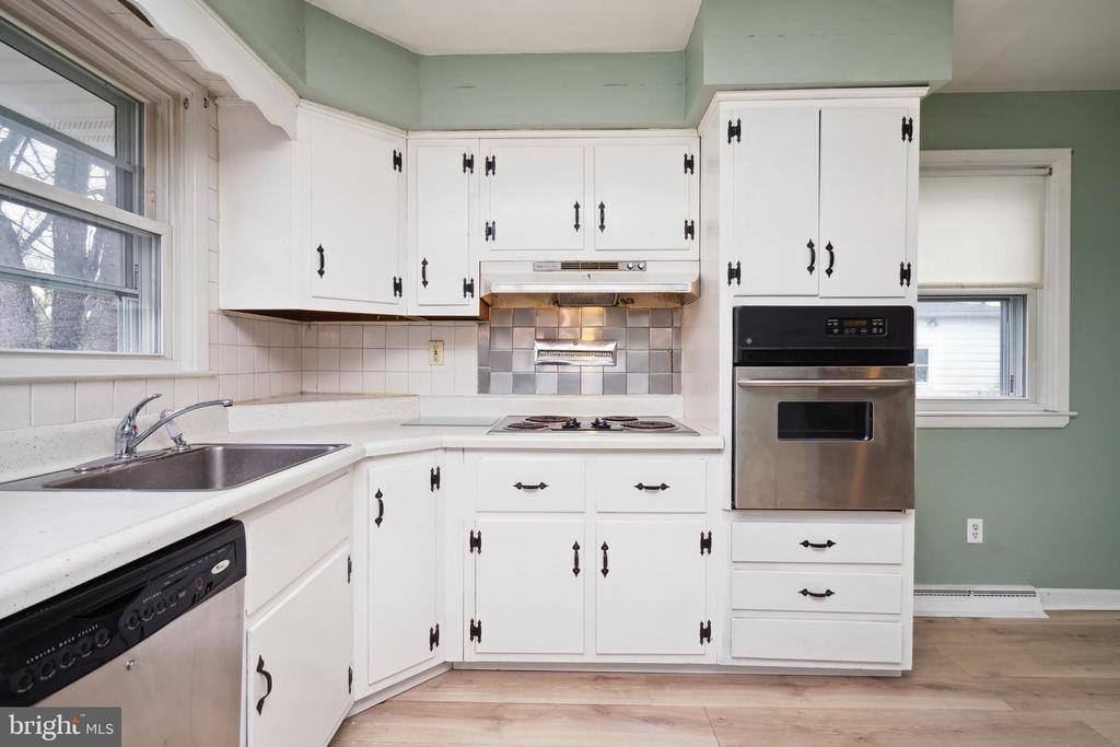 242 Jansen Avenue, Essington, PA 19029