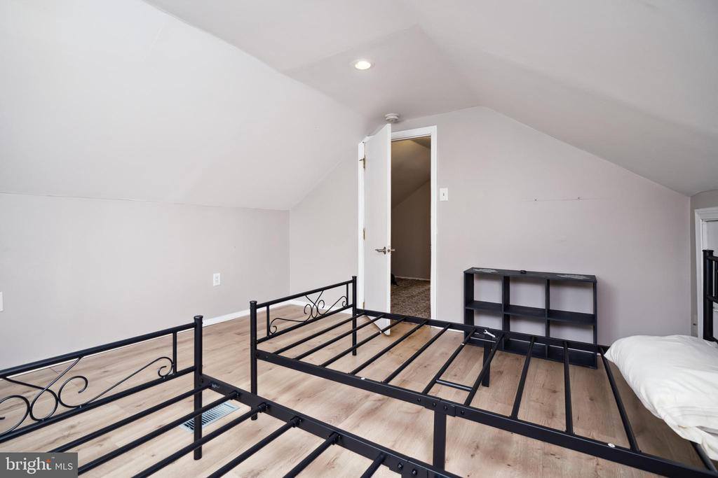 242 Jansen Avenue, Essington, PA 19029