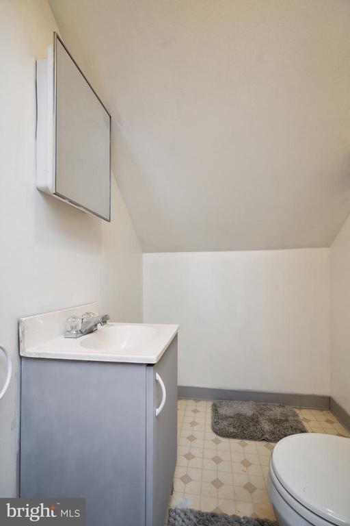 242 Jansen Avenue, Essington, PA 19029