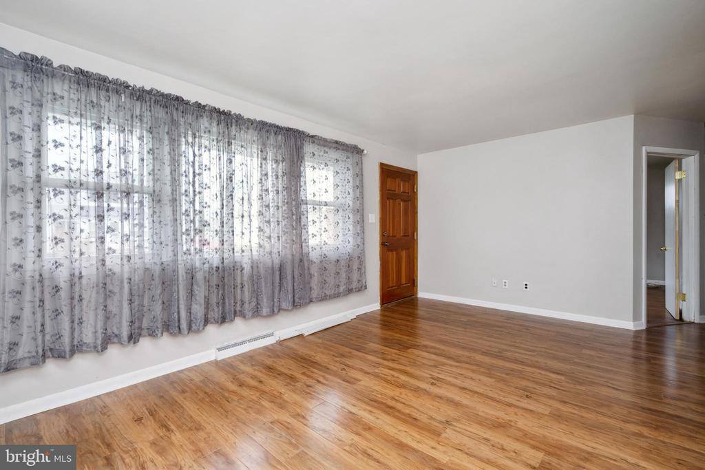 242 Jansen Avenue, Essington, PA 19029