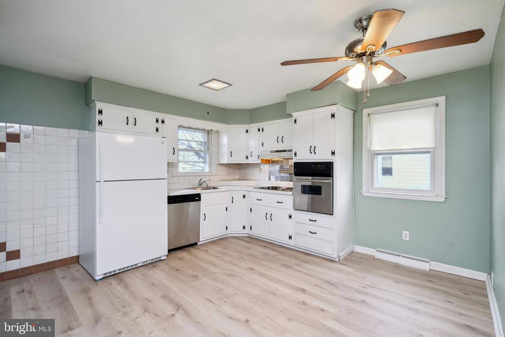 242 Jansen Avenue, Essington, PA 19029