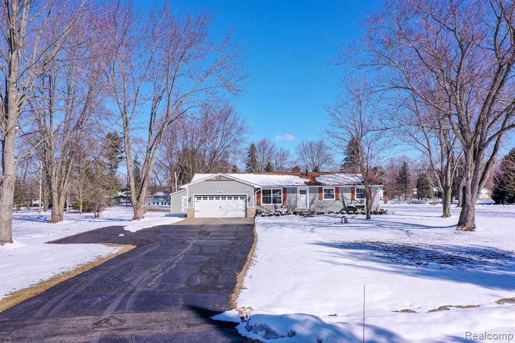 200 Bain Drive, Howell Township, MI 48855