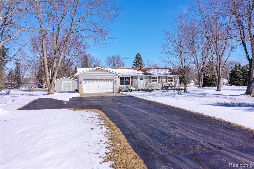 200 Bain Drive, Howell Township, MI 48855