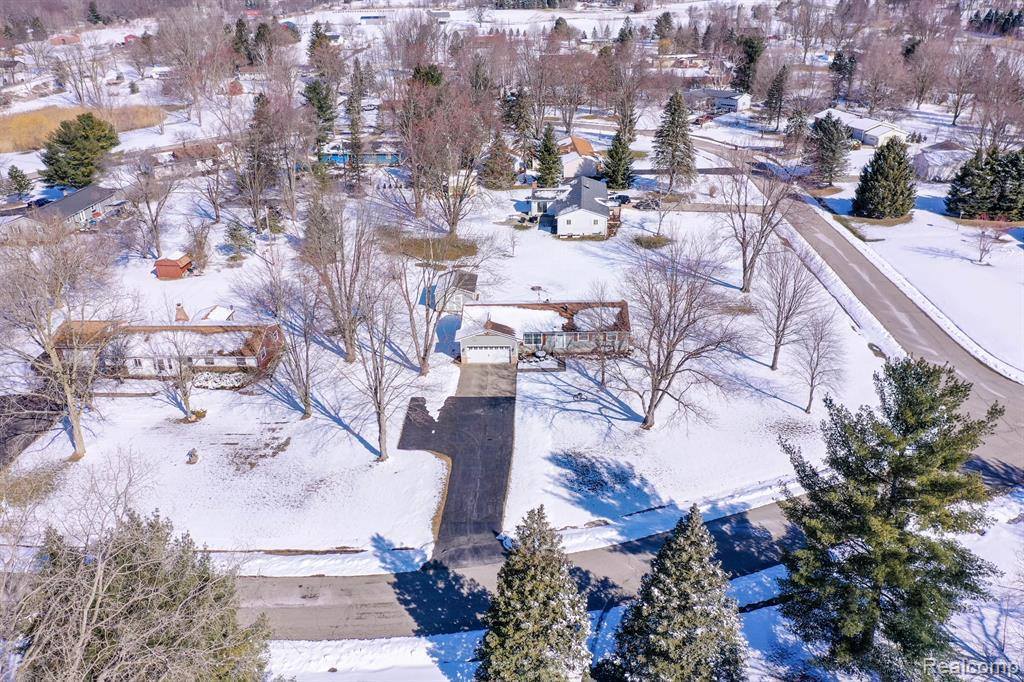 200 Bain Drive, Howell Township, MI 48855