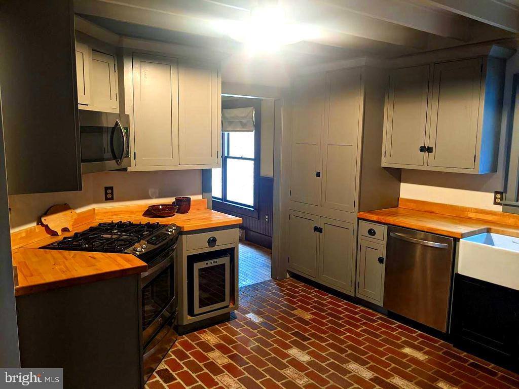 321 Black Bear Lane, Harrisburg, PA 17112