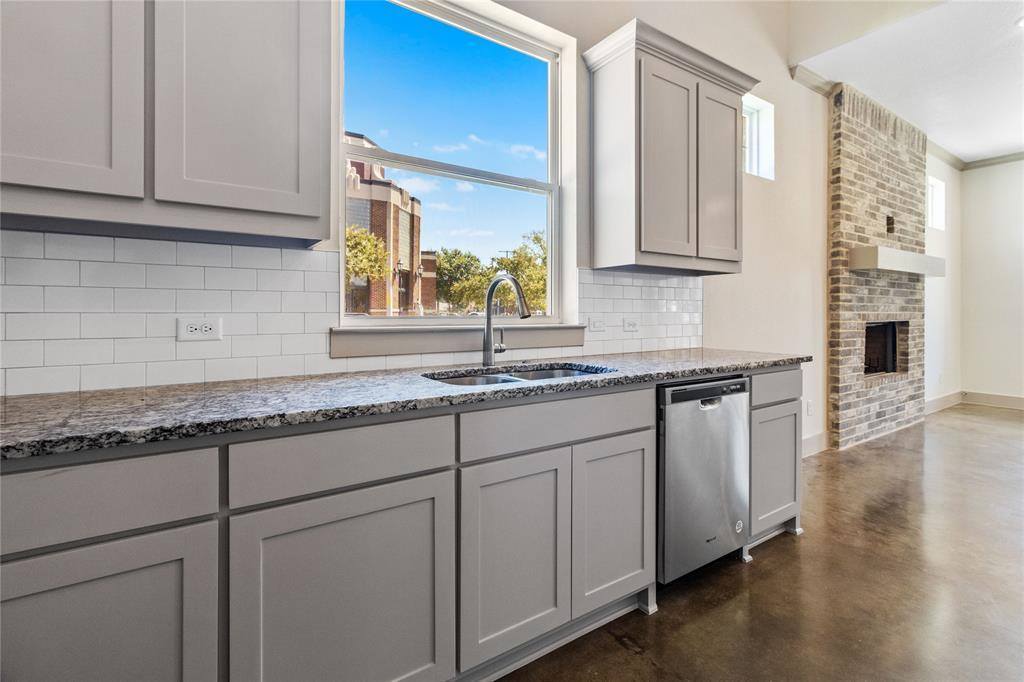 229 East 5th Street, Ferris, TX 75125