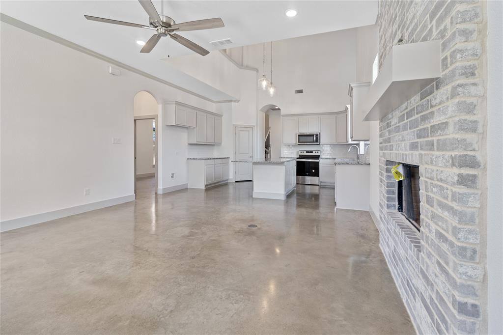 229 East 5th Street, Ferris, TX 75125